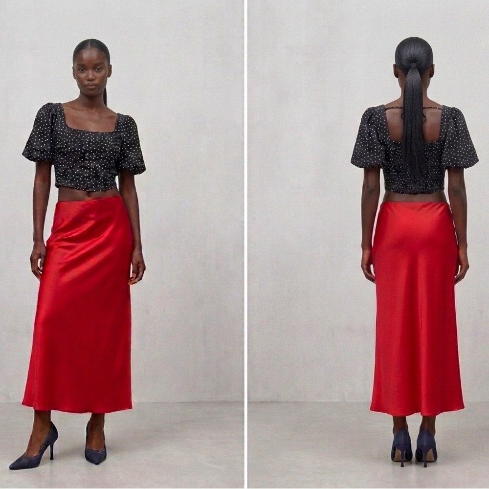 Square-Neck Puff Sleeve Crop Top in Black with White Dot